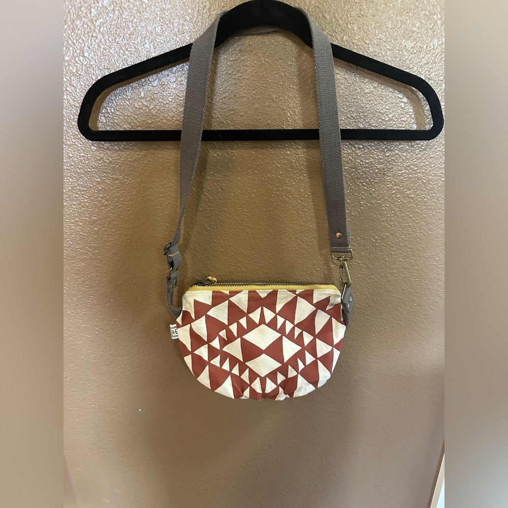 Rachel Elise Geometric Patterned Crossbody Bag Date Purse - Bow Tie Terra Cotta - Picture 6 of 15